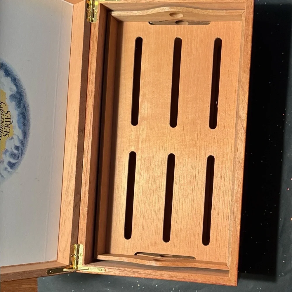 H. Upmann 160th Anniversary Lacquered Wooden Humidor Box empty